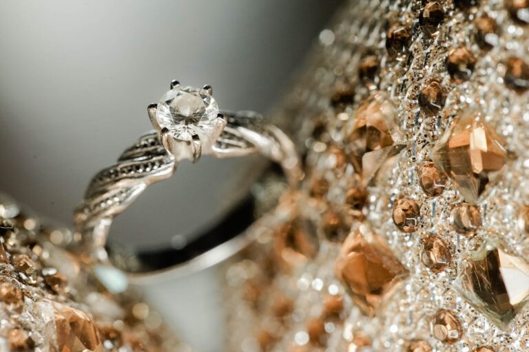 Günstige Verlobungsringe – Diamanten vs. Zirkonia